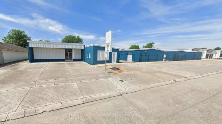 1815, 1835 Dallas Dr