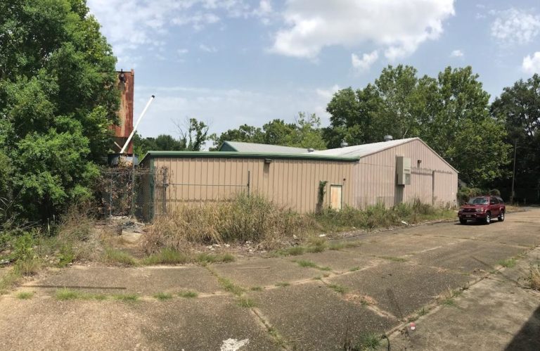 2815 Monroe Ave