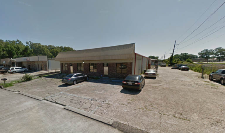 2612 N Dumont Dr