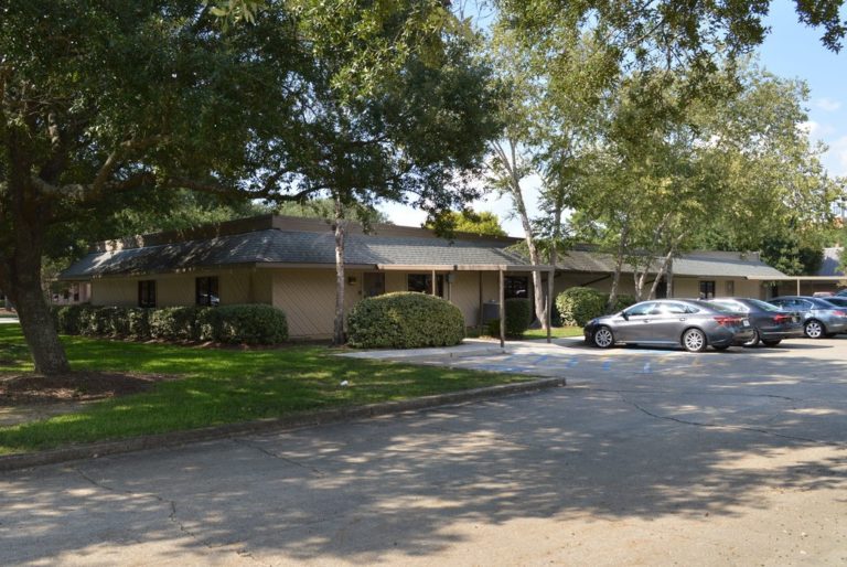 5425 Brittany Dr