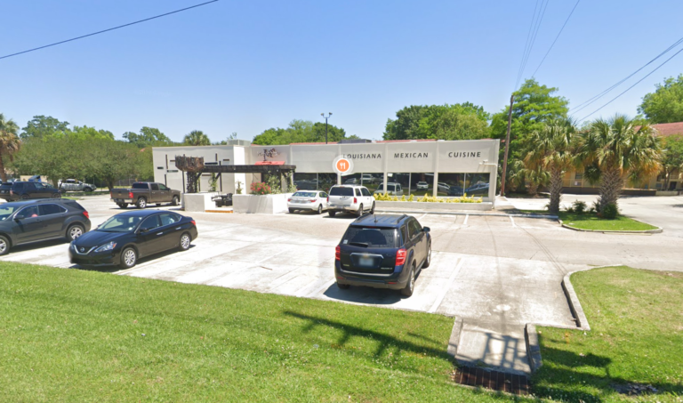 2323 S Acadian Thwy