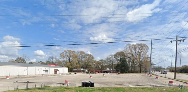 9679 Airline Hwy