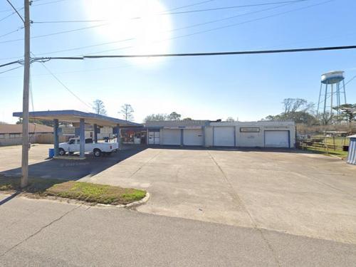 1804 4th St, Harvey, LA 70058