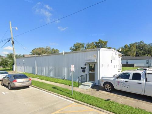 1041 Derbigny St, Gretna, LA 70053