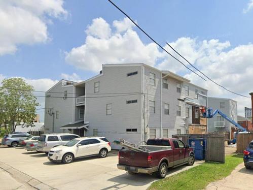 2221 N Hullen St, Metairie, LA 70005