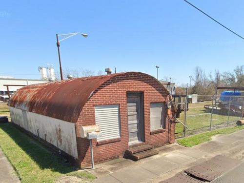 201 Richard St, Gretna, LA 70053