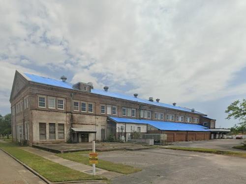 2275 Sanctuary Dr, New Orleans, LA 70114