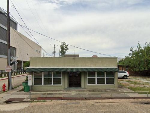 833 4th St, Gretna, LA 70053
