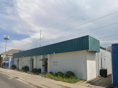 3824 Airline Dr, Metairie, LA 70001