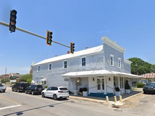 100 W Main St, Broussard, LA 70518
