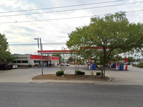 1570 Westbank Expy, Harvey, LA 70058