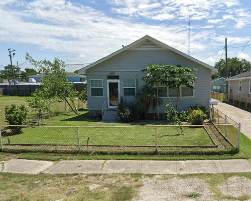 2401 Lafayette St, Gretna, LA 70053