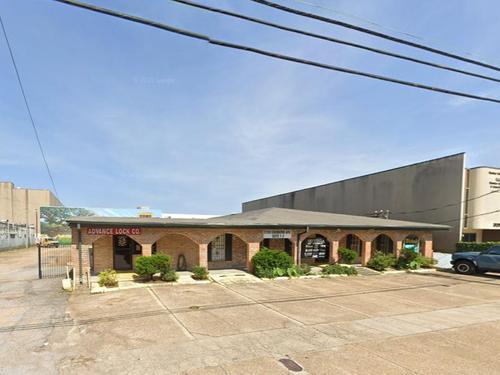 3133 Edenborn Ave, Metairie, LA 70002