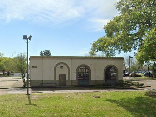 5711 Johnston St, Lafayette, LA 70503