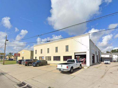861 Gretna Blvd, Gretna, LA 70053
