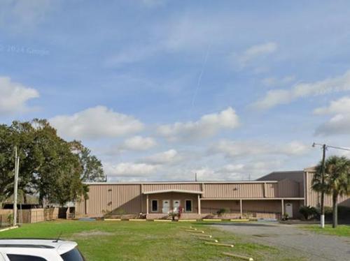 1061 Oak Ave, Bridge City, LA 70094