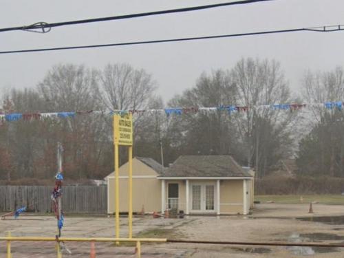 8325 Florida Blvd, Baton Rouge, LA 70806
