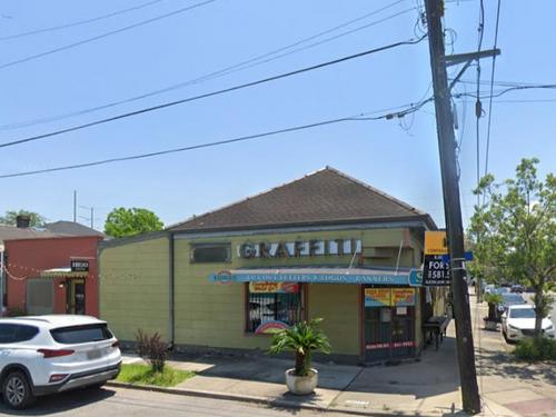 8739 Oak St, New Orleans, LA 70118