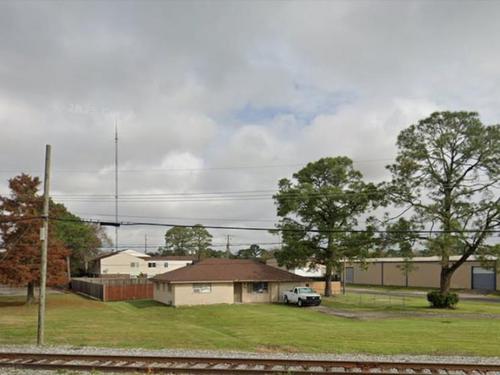 1641 Belle Chasse Hwy, Gretna, LA 70056