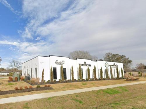 5521 Ambassador Caffery Pkwy, Youngsville, LA 70592