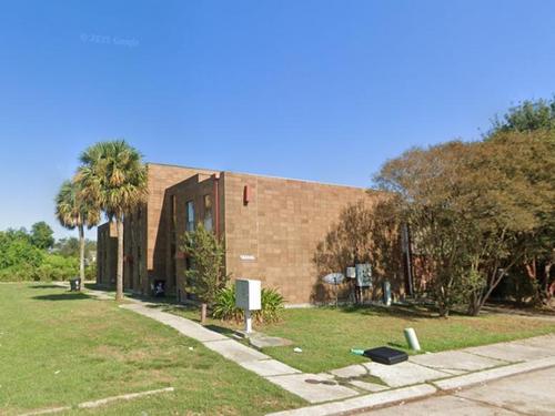 10821 Roger Dr, New Orleans, LA 70128