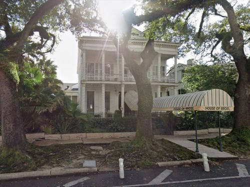 2220 St Charles Ave, New Orleans, LA 70130