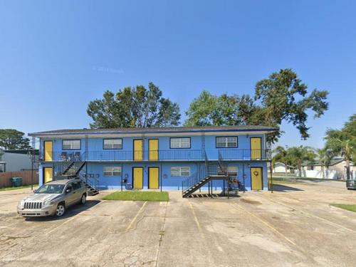 864 Carmadelle St, Marrero, LA 70072