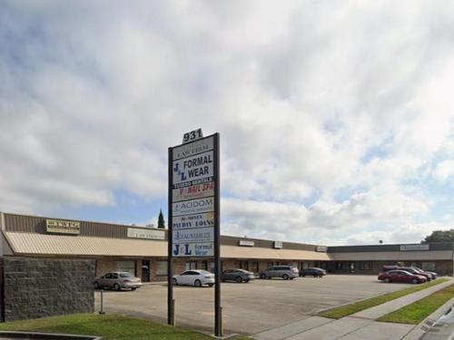 931 Westwood Dr, Marrero, LA 70072