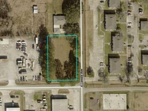 1524 S Lanoux Ave, Gonzales, LA 70737