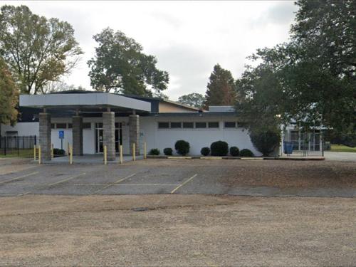 1735 Thomas H Delpit Dr, Baton Rouge, LA 70802