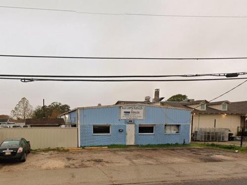 2511 Whitney Ave, Gretna, LA 70056