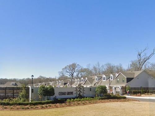 8001 Pine Valley Dr, Baton Rouge, LA 70817