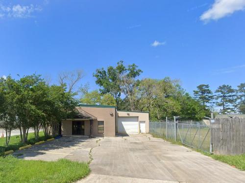 208 W Eastbank St, Gonzales, LA 70737