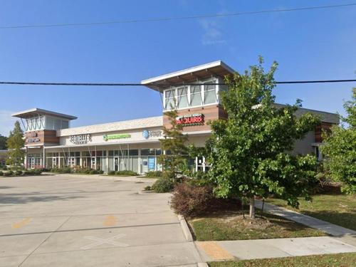 1810 N Causeway Blvd, Mandeville, LA 70471