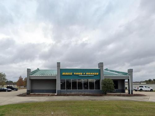 18562 Highland Rd, Baton Rouge, LA 70809