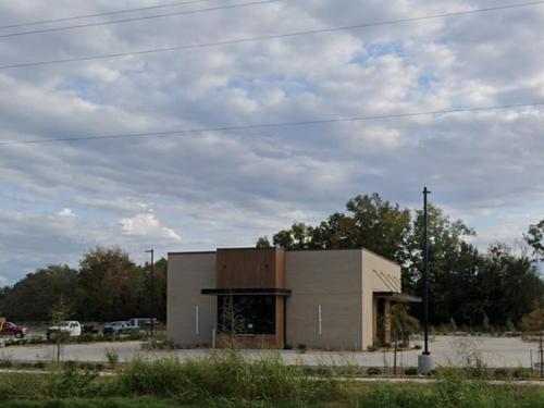 755 W Lee Dr, Baton Rouge, LA 70820