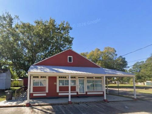 202 Opelousas St, Donaldsonville, LA 70346