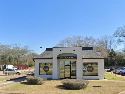 1224 NE Evangeline Thrwy, Lafayette, LA 70501