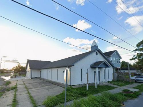 1447 Benton St, New Orleans, LA 70117