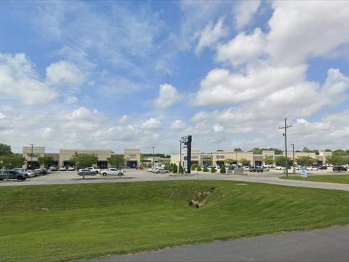17097 Airline Hwy, Prairieville, LA 70769