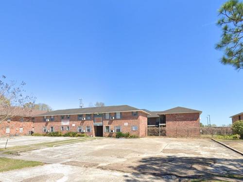 888 Monet Dr, Baton Rouge, LA 70806