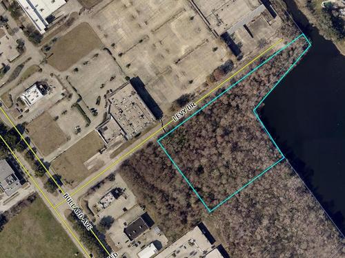 12401 Levy Dr, New Orleans, LA 70128
