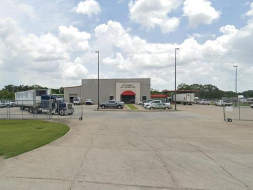 16310 Commercial Ave, 13133 S Choctaw Dr, 228 N Ambassador Caffery Pkwy, Baton Rouge, LA 70816