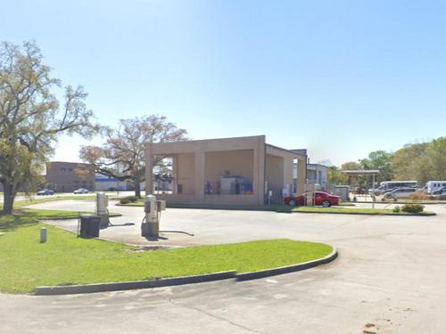 611 N Foster Dr, Baton Rouge, LA 70806