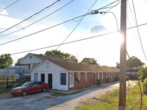 726 S Labarre Rd, New Orleans, LA 70121