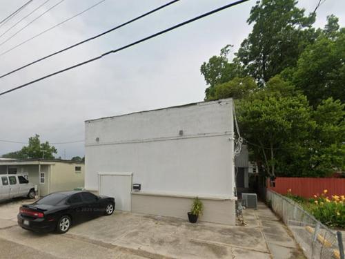 3721 Airline Dr, Metairie, LA 70001