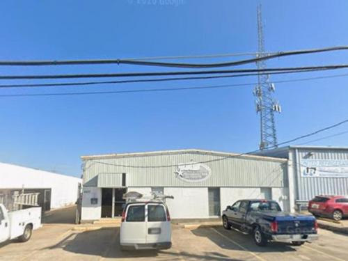 4437 Hearst St, Metairie, LA 70001