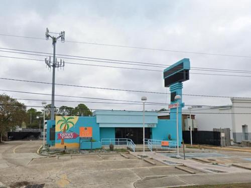 5249 Veterans Blvd, Metairie, LA 70006