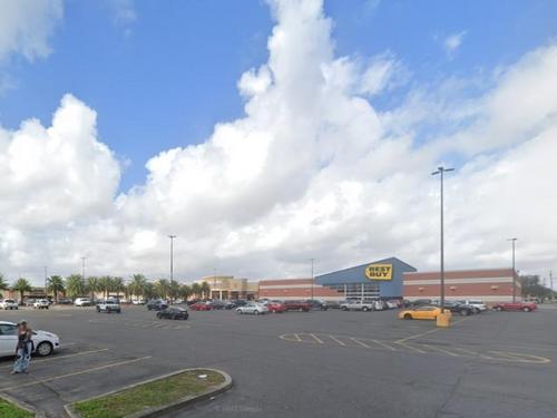 1601 Westbank Expy, Harvey, LA 70058