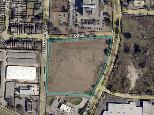 2350 Cypress Acres Dr, New Orleans, LA 70114